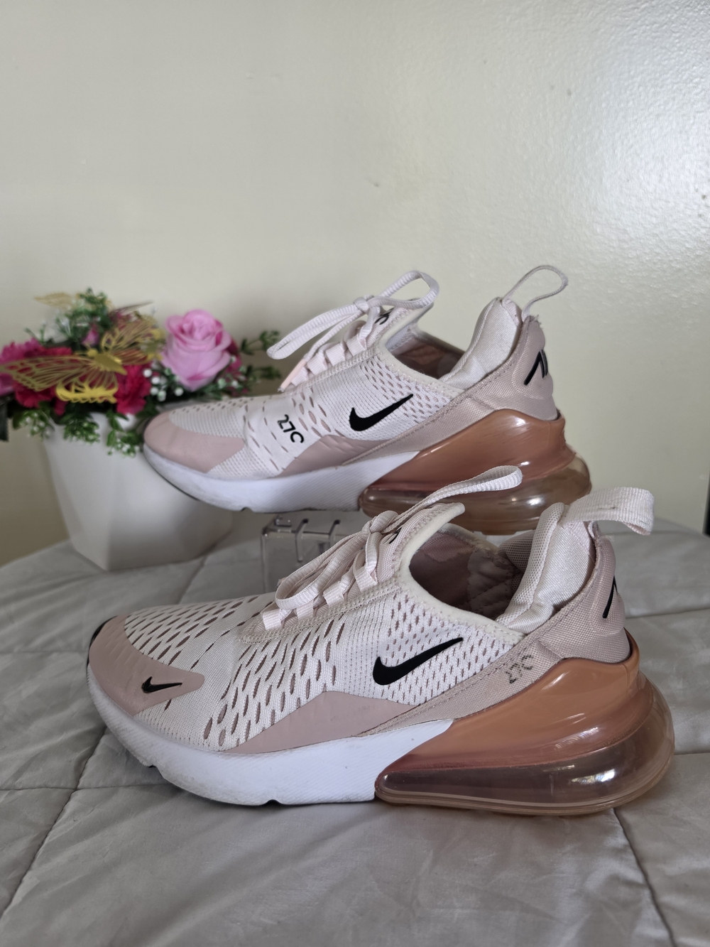 Nike Air Max 270 Women's Sneakers in Blush Pink and White Size 7.5